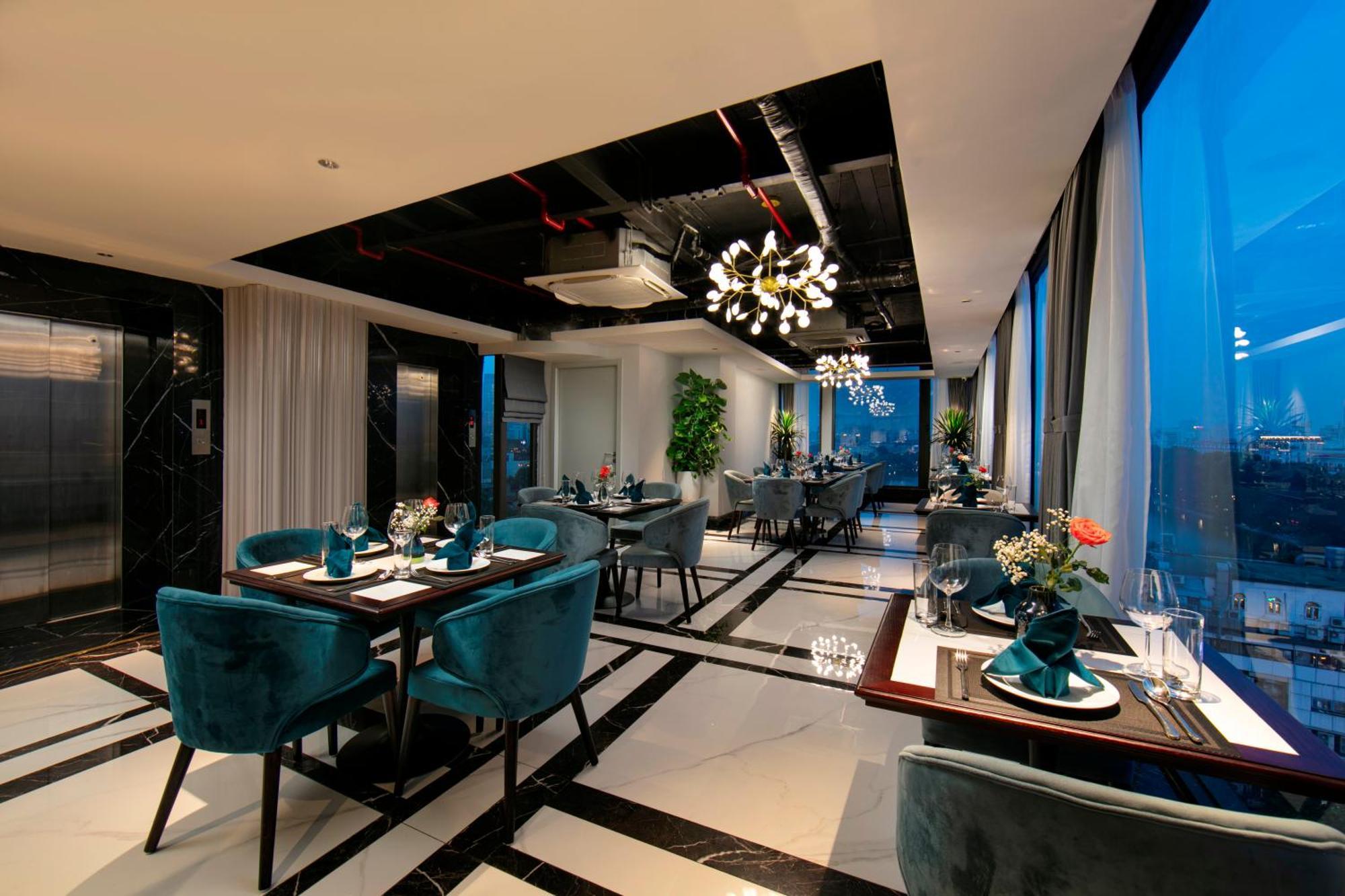 May De Ville Lakeside Hotel Hanoi Exterior photo The 360 Restaurant