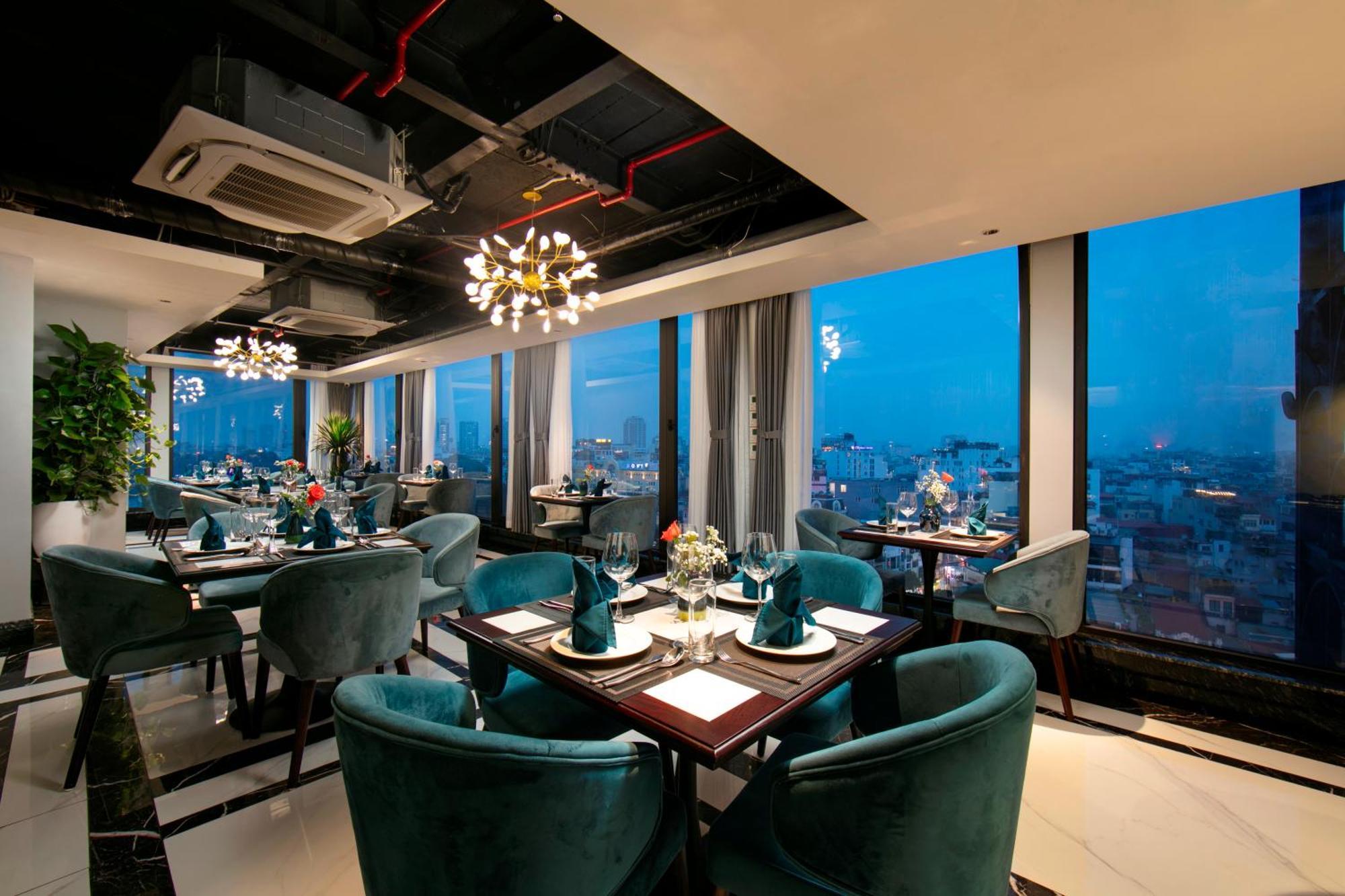 May De Ville Lakeside Hotel Hanoi Exterior photo Sky Bar