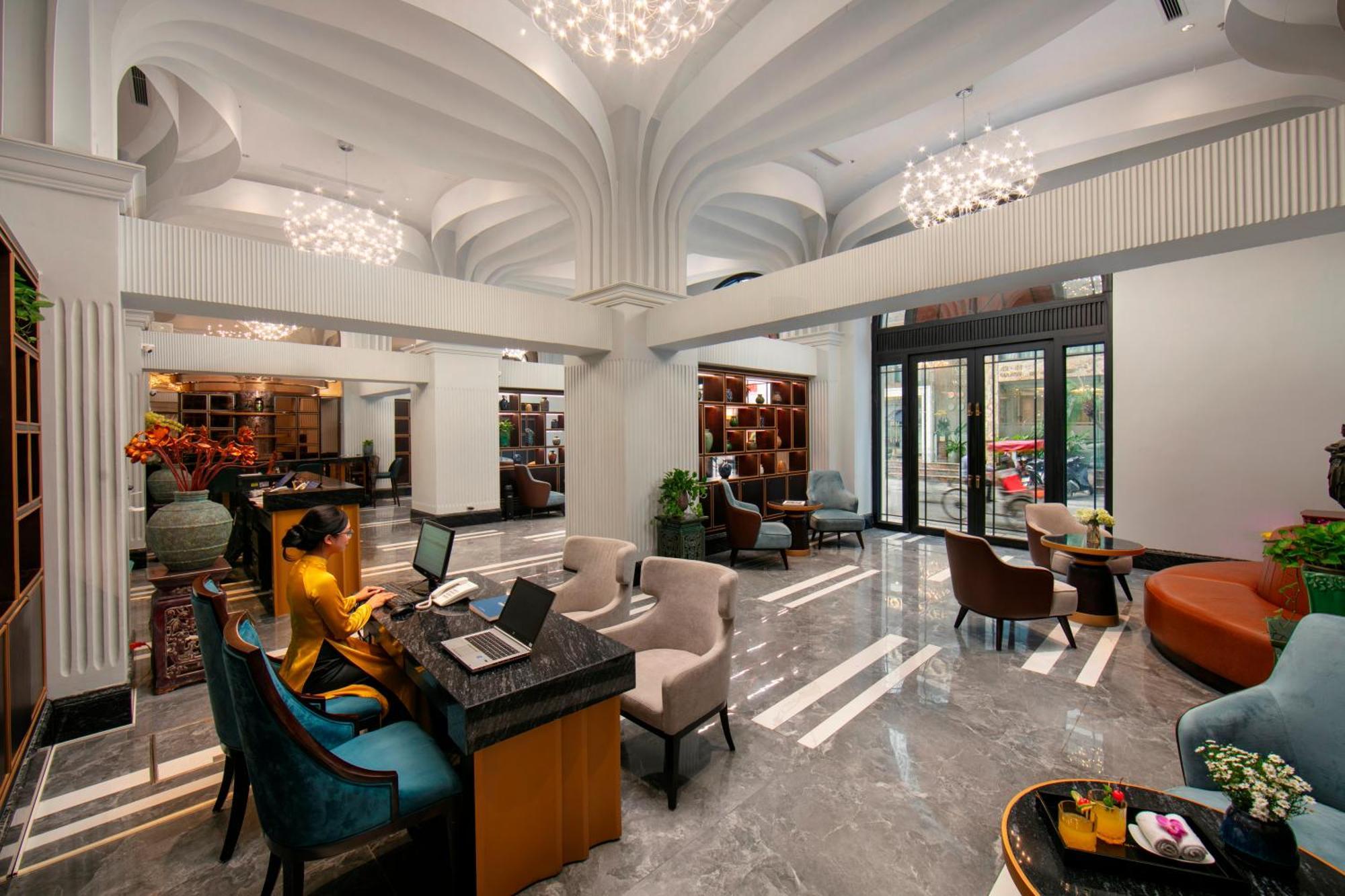 May De Ville Lakeside Hotel Hanoi Exterior photo Lobby