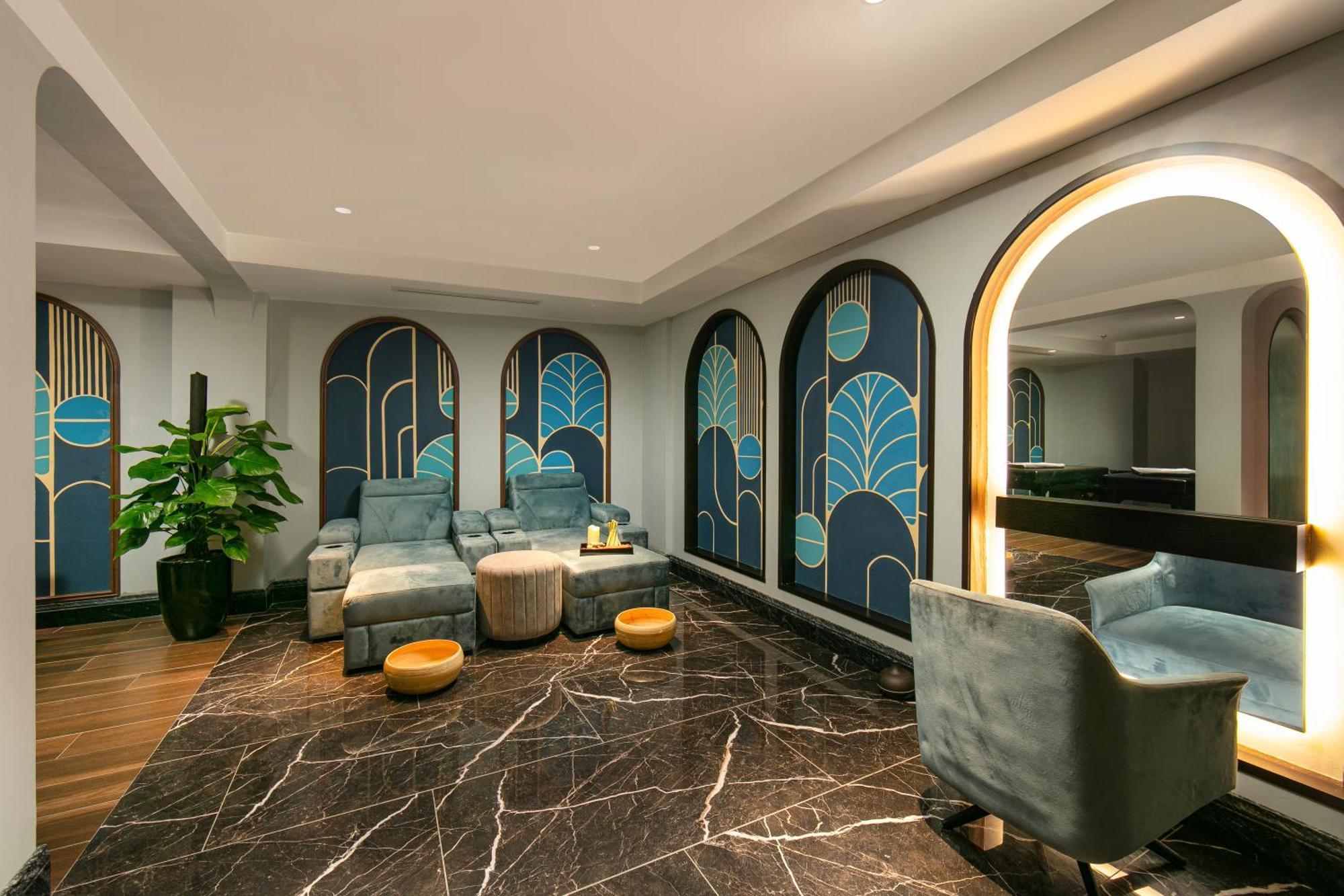 May De Ville Lakeside Hotel Hanoi Exterior photo The lobby of the hotel