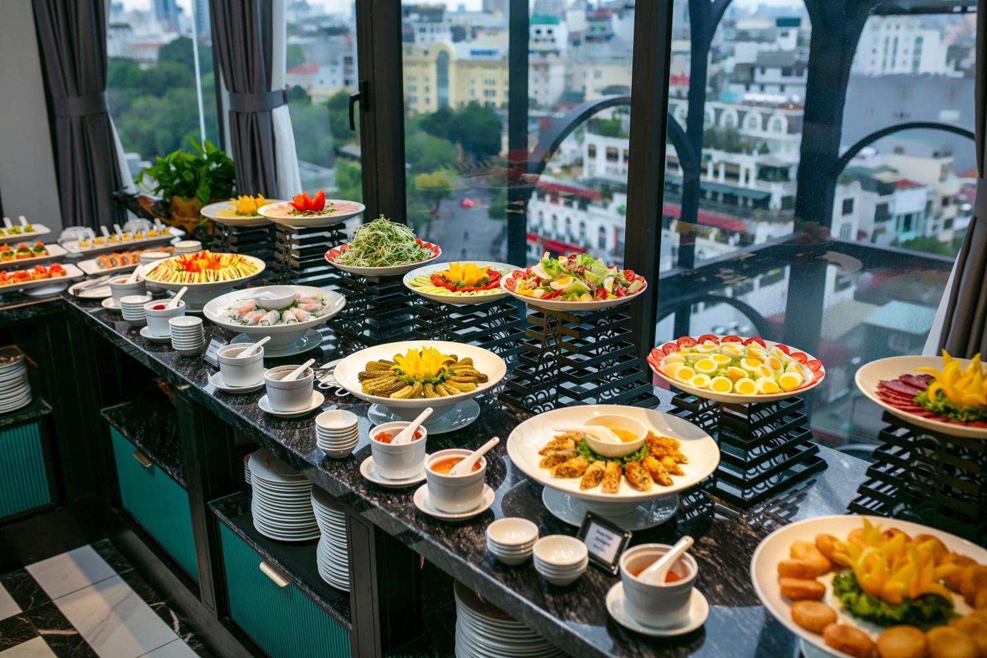 May De Ville Lakeside Hotel Hanoi Exterior photo A buffet at a hotel